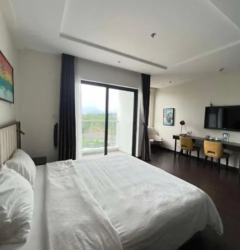 The Sapphire Hạ Long